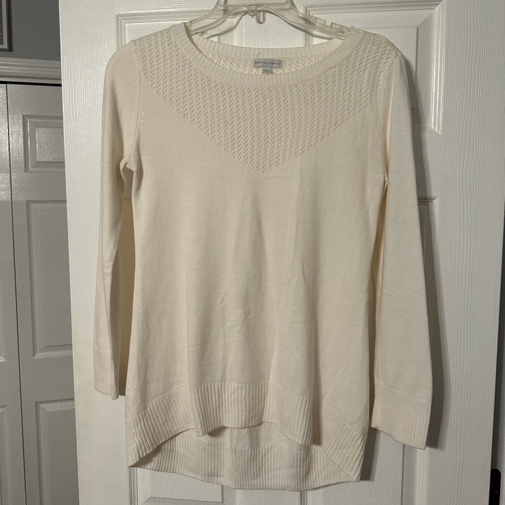 New York and Company Hi Lo Crocheted Accent Pullover Sweater